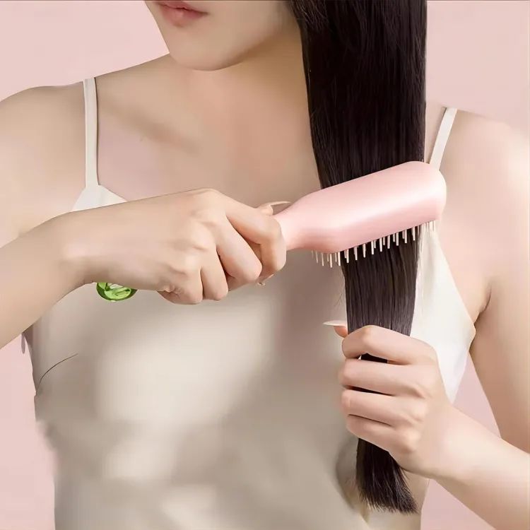 Self cleaning Hair Brush